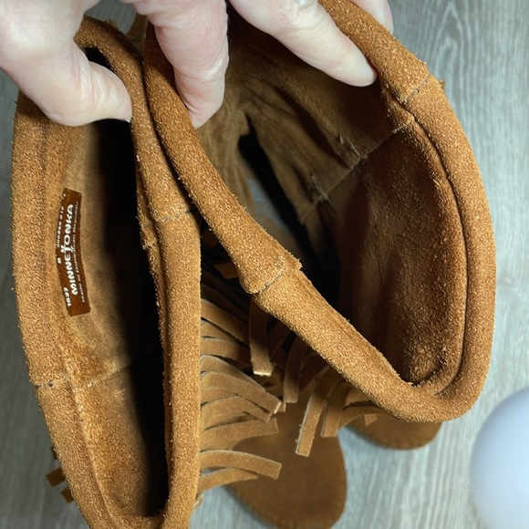 Minnetonka 3-Layer Fringe Boot Style 1632 Brown Suede Leather 8 - Picture 8 of 15